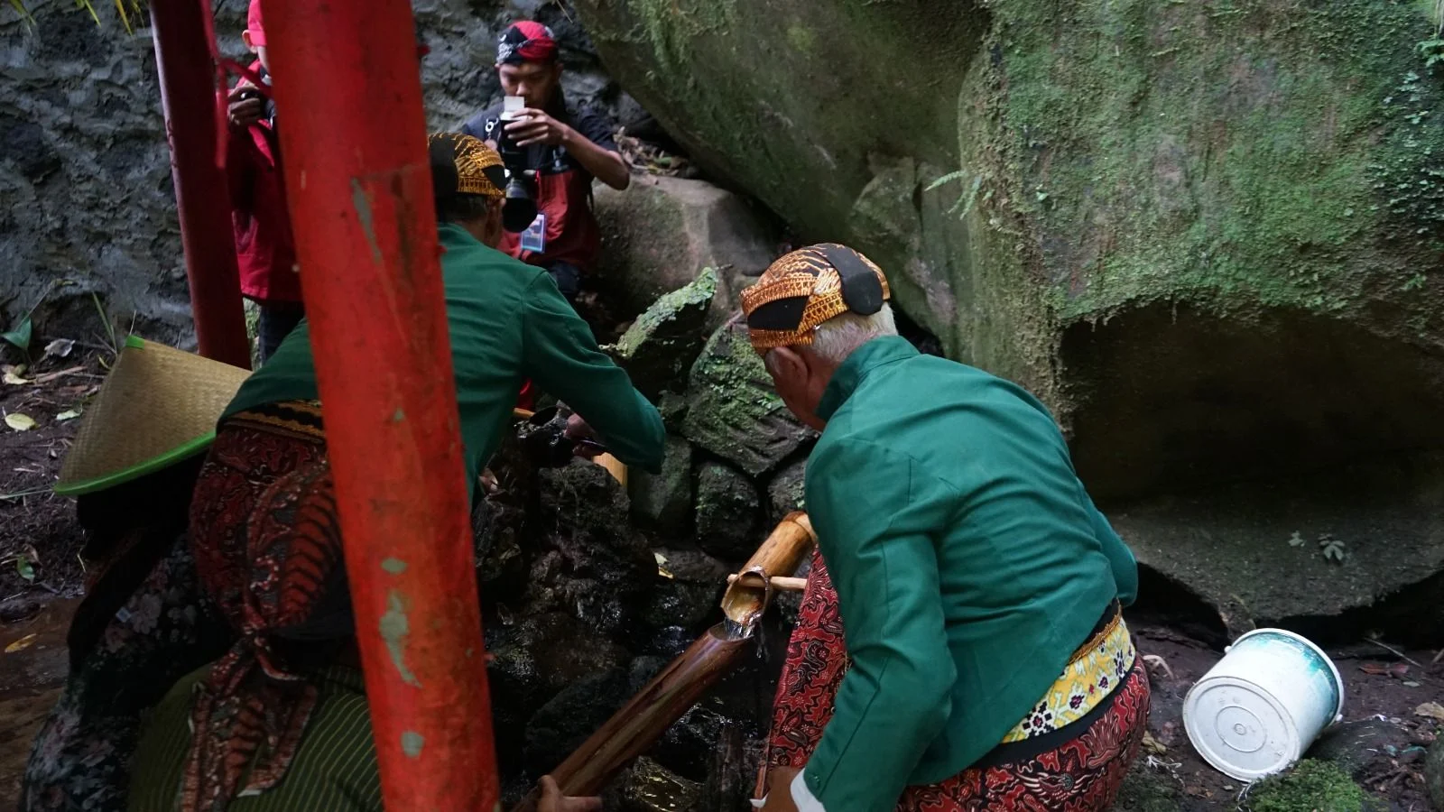 Kirab Air Tuk Sikopyah: Upaya Pelestarian Alam di Purbalingga
