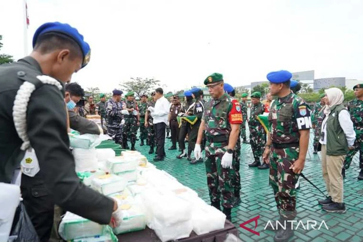 Kodam Tanjungpura Musnahkan Barang Bukti Operasi Satgas Pamtas
