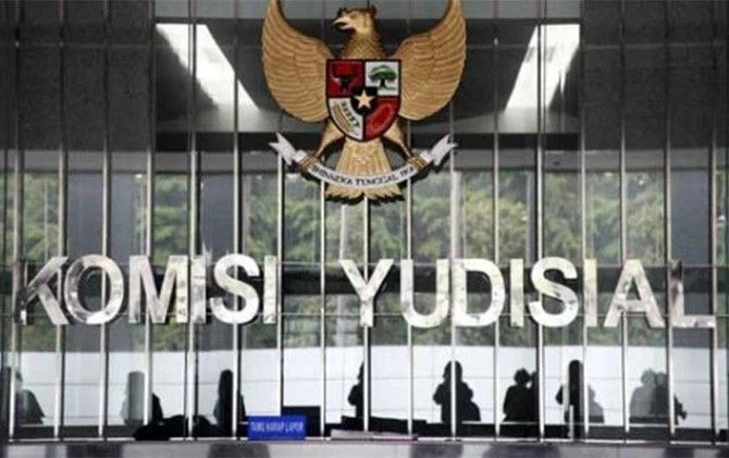 Komisi Yudisial Tindak Lanjuti Dugaan Pelanggaran Etik oleh Empat Hakim pada Kasus Nadiem Makarim