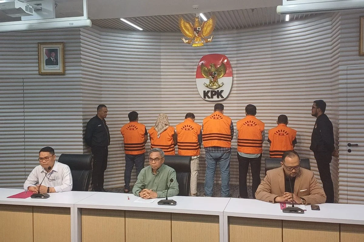KPK Amankan Rp 4 Miliar dan Dokumen Penting saat Geledah Rumah Kadis PUPR Kota Bengkulu