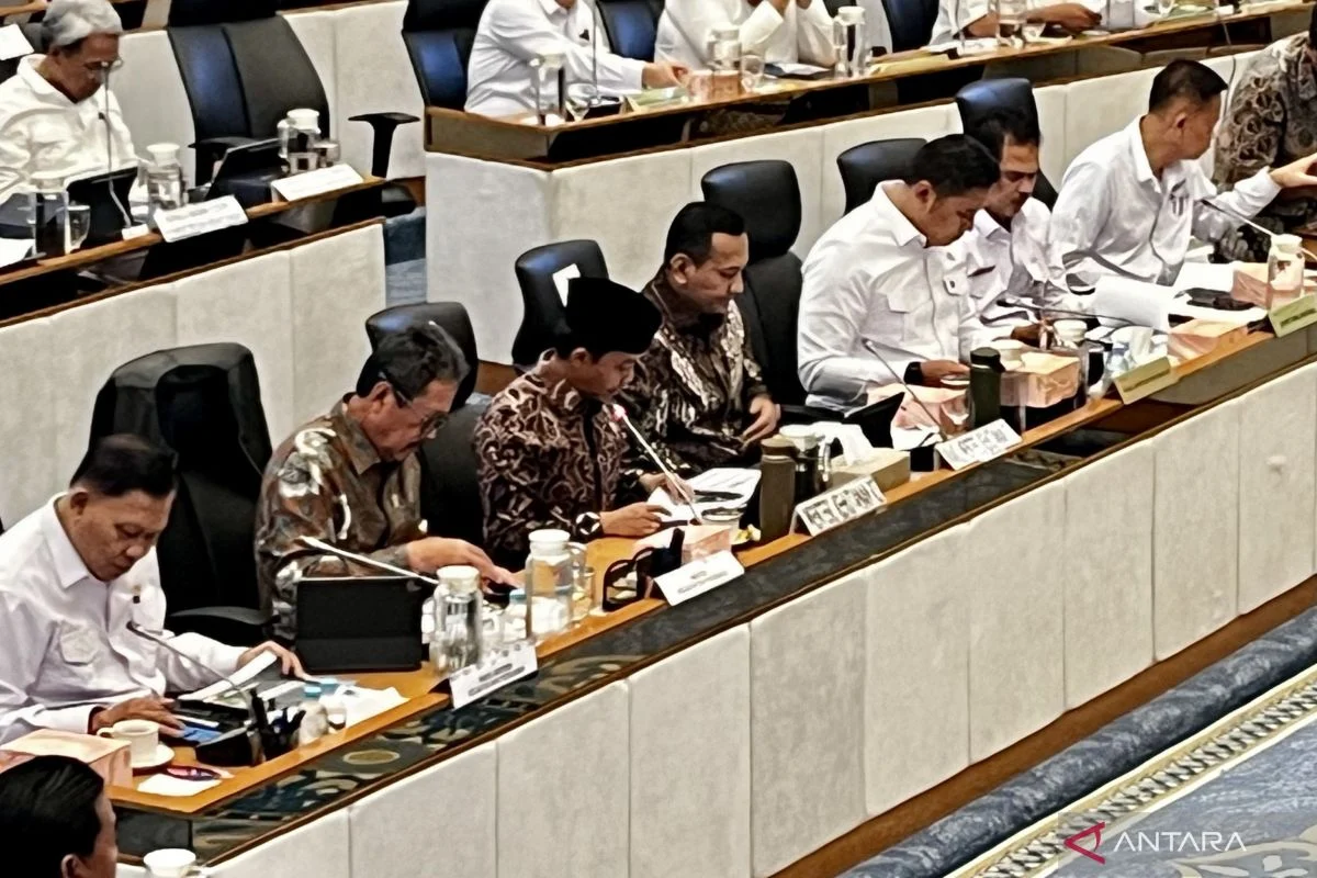 KPK Buka Peluang Periksa Menhut Raja Juli Antoni dalam Pengembangan Kasus OTT Bupati Kuansing