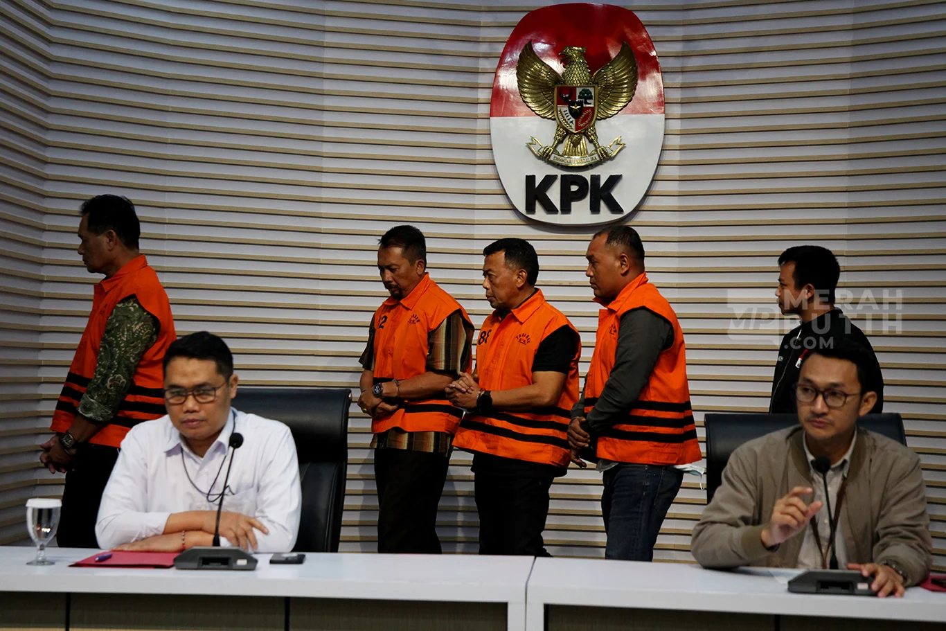 KPK Resmi Tetapkan Bupati dan Sekda Kuansing Tersangka Dugaan Korupsi Jual Beli Jabatan