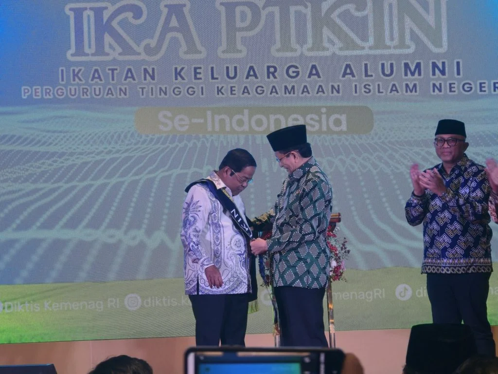 Menag Nasaruddin Umar Resmikan Idrus Marham Sebagai Ketua Umum Ikatan Keluarga Alumni PTKIN