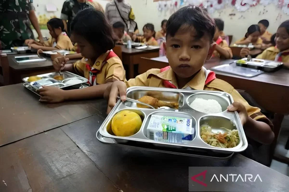 Mendikdasmen: Belum Ada Keputusan Soal MBG di Kantin Sekolah