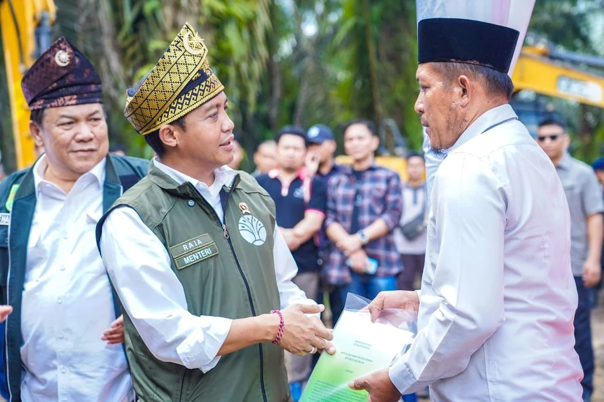 Menhut Raja Juli Dorong Pemanfaatan Drone untuk Perkuat Pengawasan Hutan