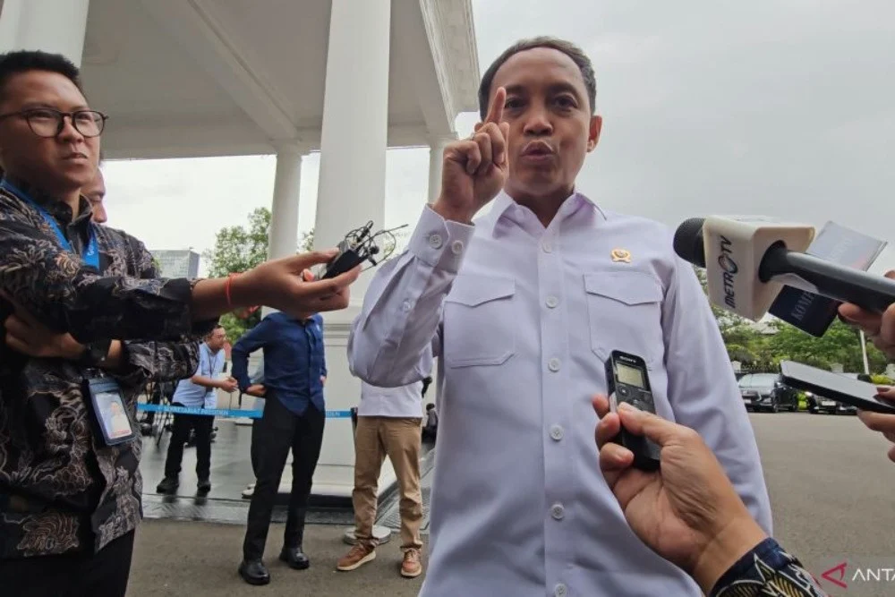 Menhut Raja Juli Siap Dipanggil KPK atas Dugaan Pemberian Amplop kepada Bupati Kuansing