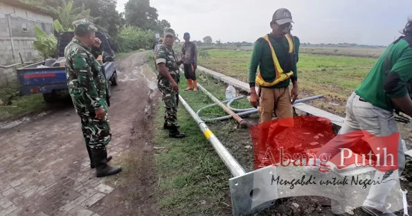 Mereka Tak Lagi Tuna Cahaya, Desa Cikawung Kini Terang Benderang