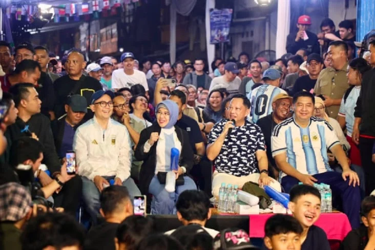 Momen Mendagri Nobar Final Piala Dunia 2026 Bersama Warga Menteng Tenggulun