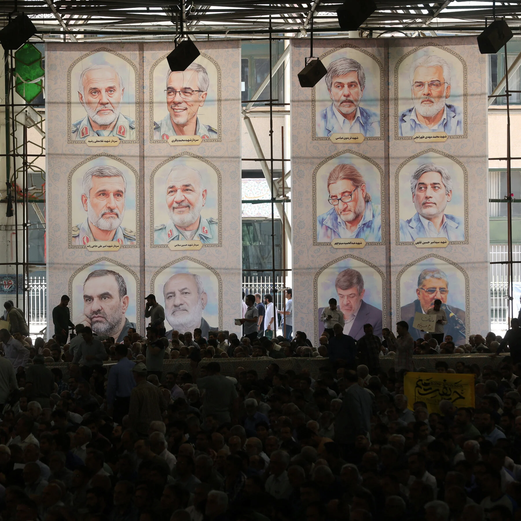 NYT Ungkap Dugaan Mossad Rekrut Ahmadinejad untuk Gulingkan Penguasa Iran