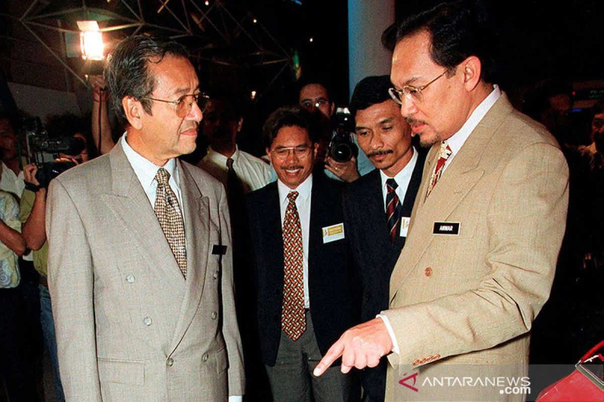 Peta Politik Malaysia Bergeser, Anwar Ibrahim Kian Tersudut Pasca Kemenangan BN di Johor