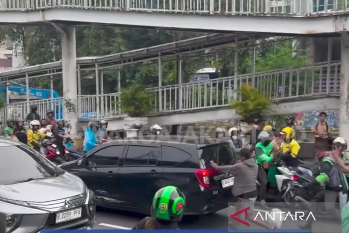 Polisi Lakukan Tes Urine pada Pelaku Pemukulan Pengendara Motor di Jagakarsa