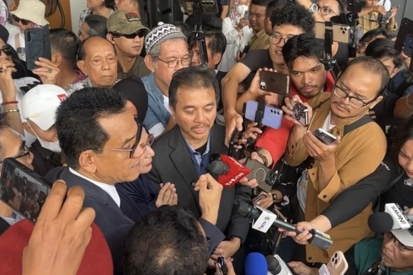 Praperadilannya Dikabulkan Sebagian oleh PN Jaksel, Roy Suryo Tersenyum Lebar