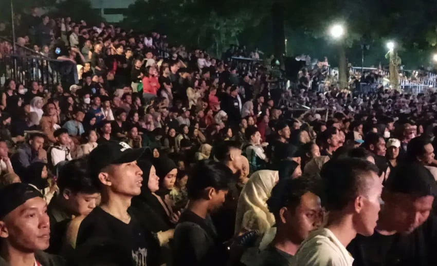 Ribuan Warga Padati Nobar Final Piala Dunia 2026 di Lapangan Banteng