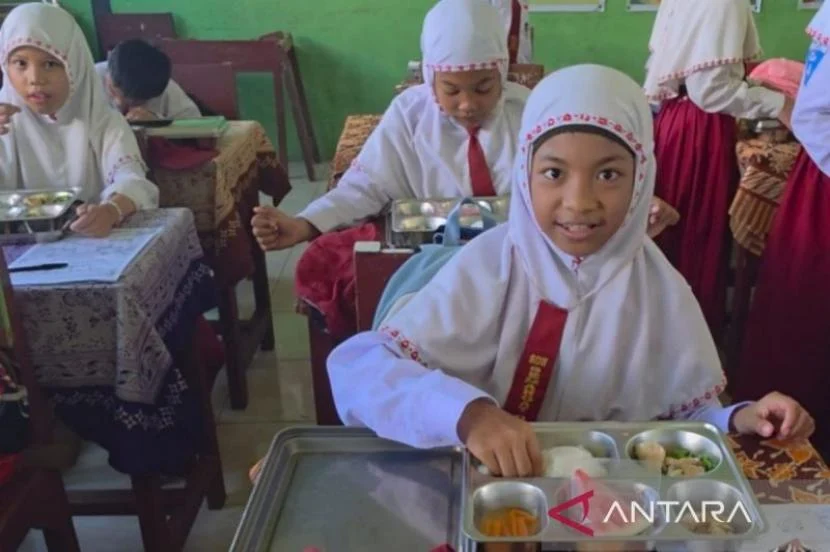 SDN Semangat Dalam 5 Batola Sambut Antusias Penyaluran Perdana Makan Bergizi Gratis