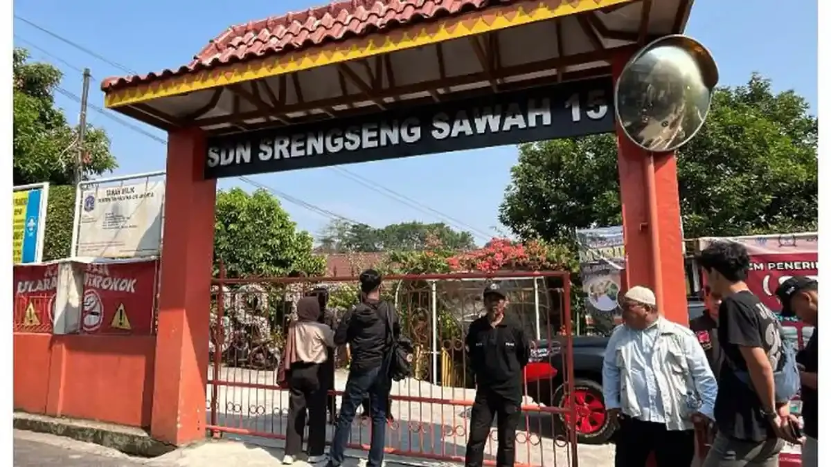 Teror Bom di SDN Srengseng Sawah 15, Siswa Dievakuasi pada Hari Pertama Sekolah