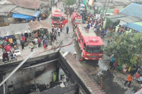 Tiga Orang Meninggal dan Satu Luka dalam Kebakaran Ruko di Pulogadung