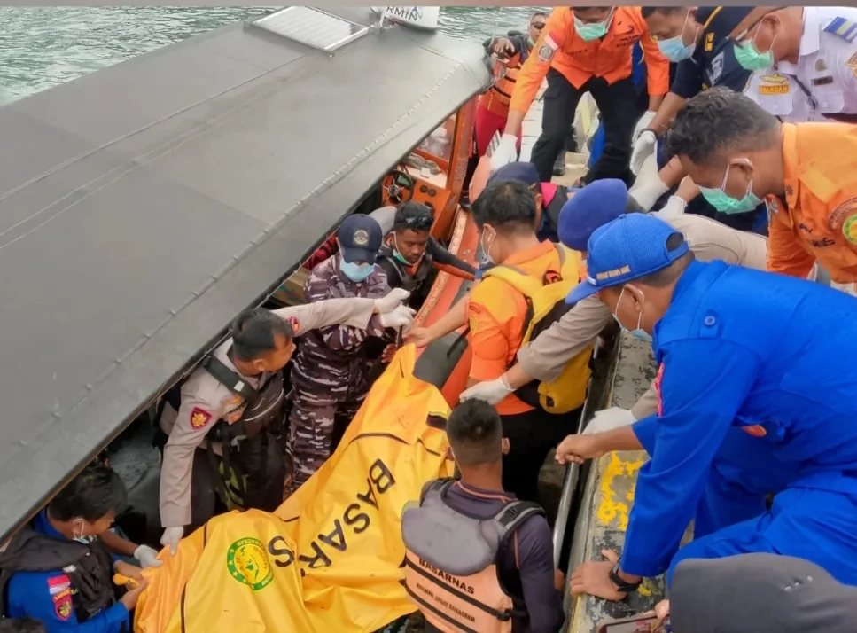 Tim SAR Gabungan Kembali Temukan 2 Korban Selamat Tragedi Tenggelamnya KM Nurul Salsa