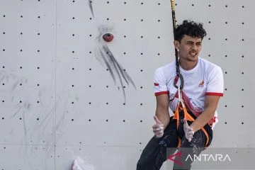 Veddriq Raih Emas, Antasyafi Perak di World Climbing Series Chamonix 2026