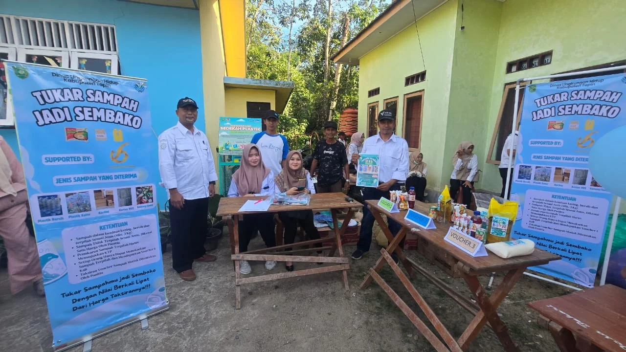 Warga Kalimantan Selatan Antusias Ikuti Program Tukar Sampah Jadi Sembako