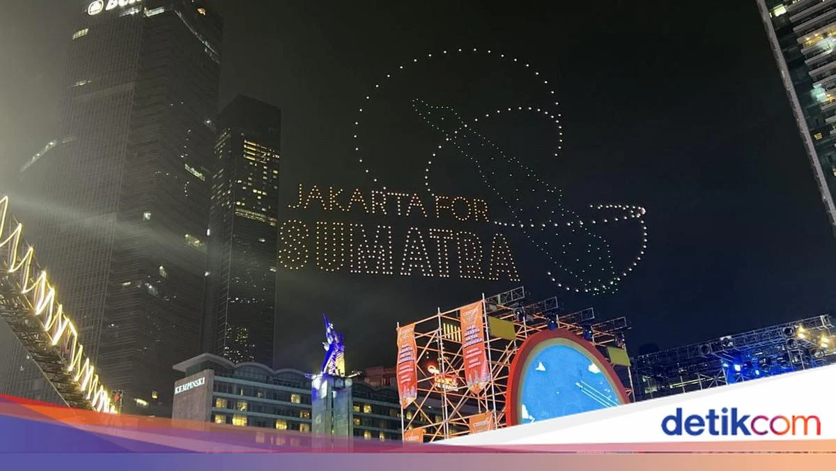 Atraksi Drone “Perjalanan Indonesia” Mewarnai Langit Bundaran HI
