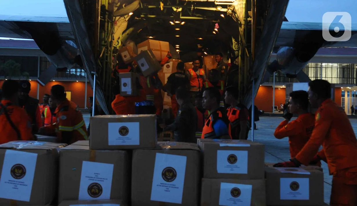 Bantuan Korban Gempa Bumi NTT Terus Mengalir, TNI-Polri Kirim Logistik dari Jakarta