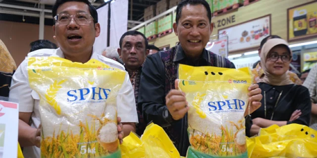 BULOG Pastikan Beras SPHP Melimpah di Pasar Alor
