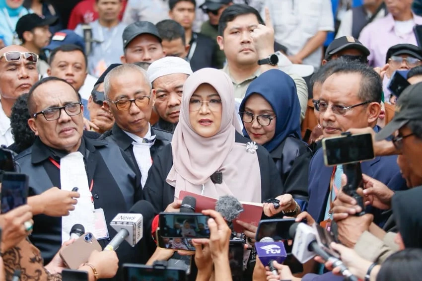 Dokter Tifa Kaget Ban Mobilnya Robek Panjang, Netizen Bicara Teror dan Pengecut