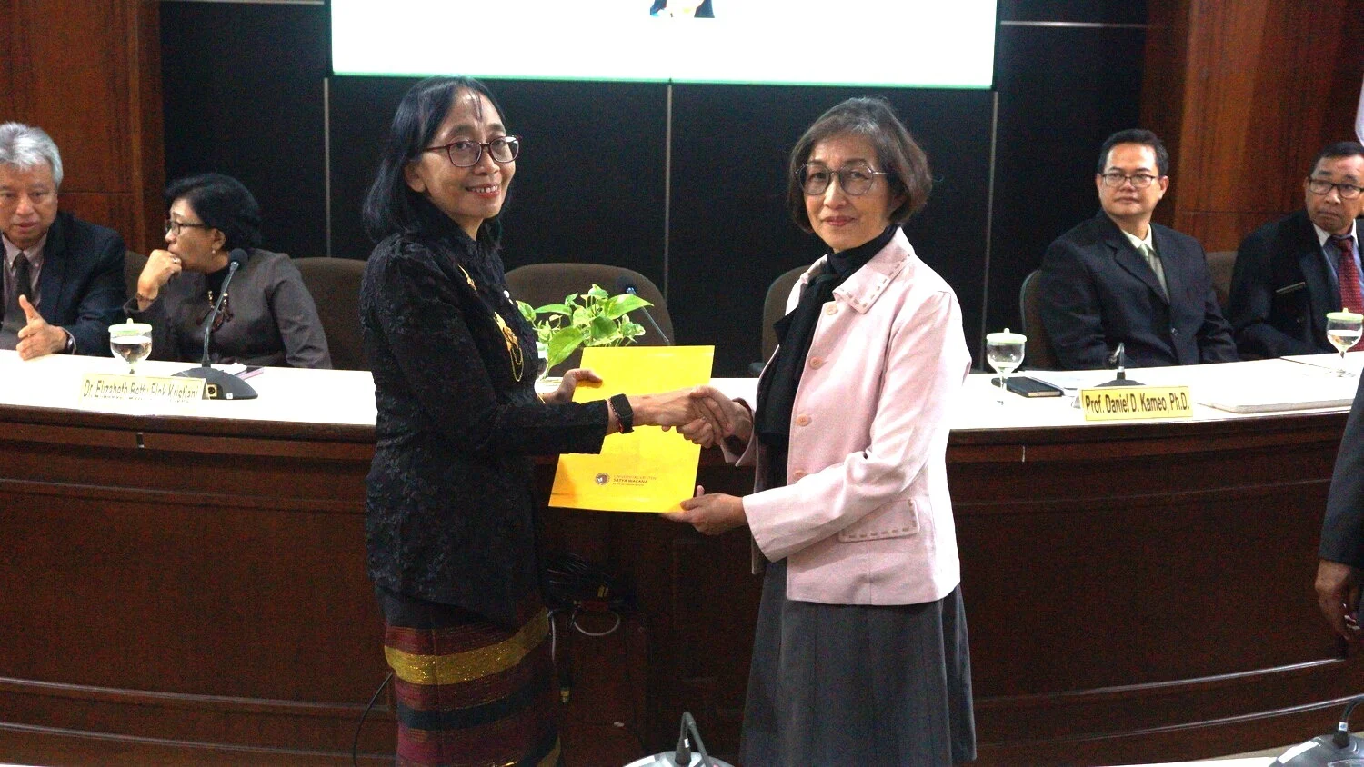 Dorong Negara Tingkatkan Kesejahteraan Dosen Sebelum Wajibkan Gelar Doktor