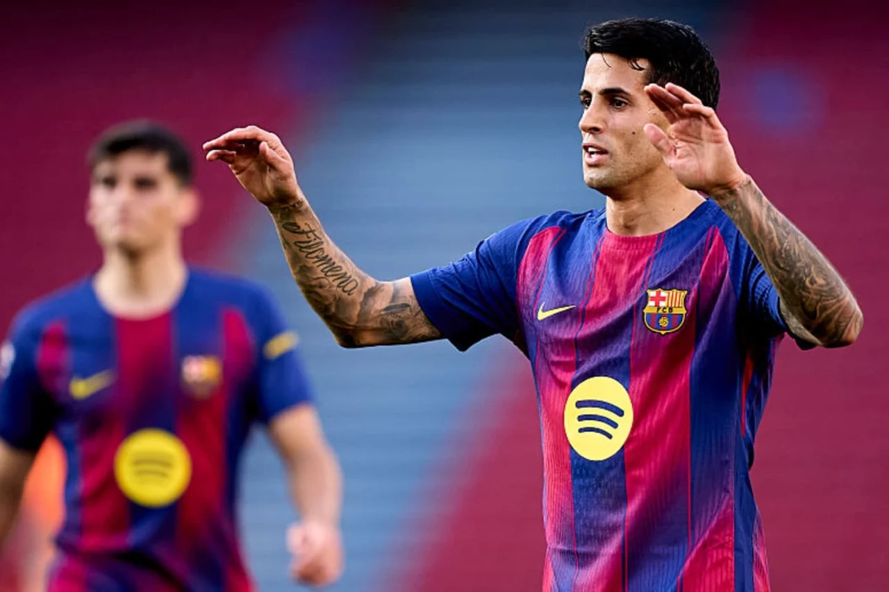 João Cancelo Siap Pangkas Gaji untuk Kembali ke Barcelona