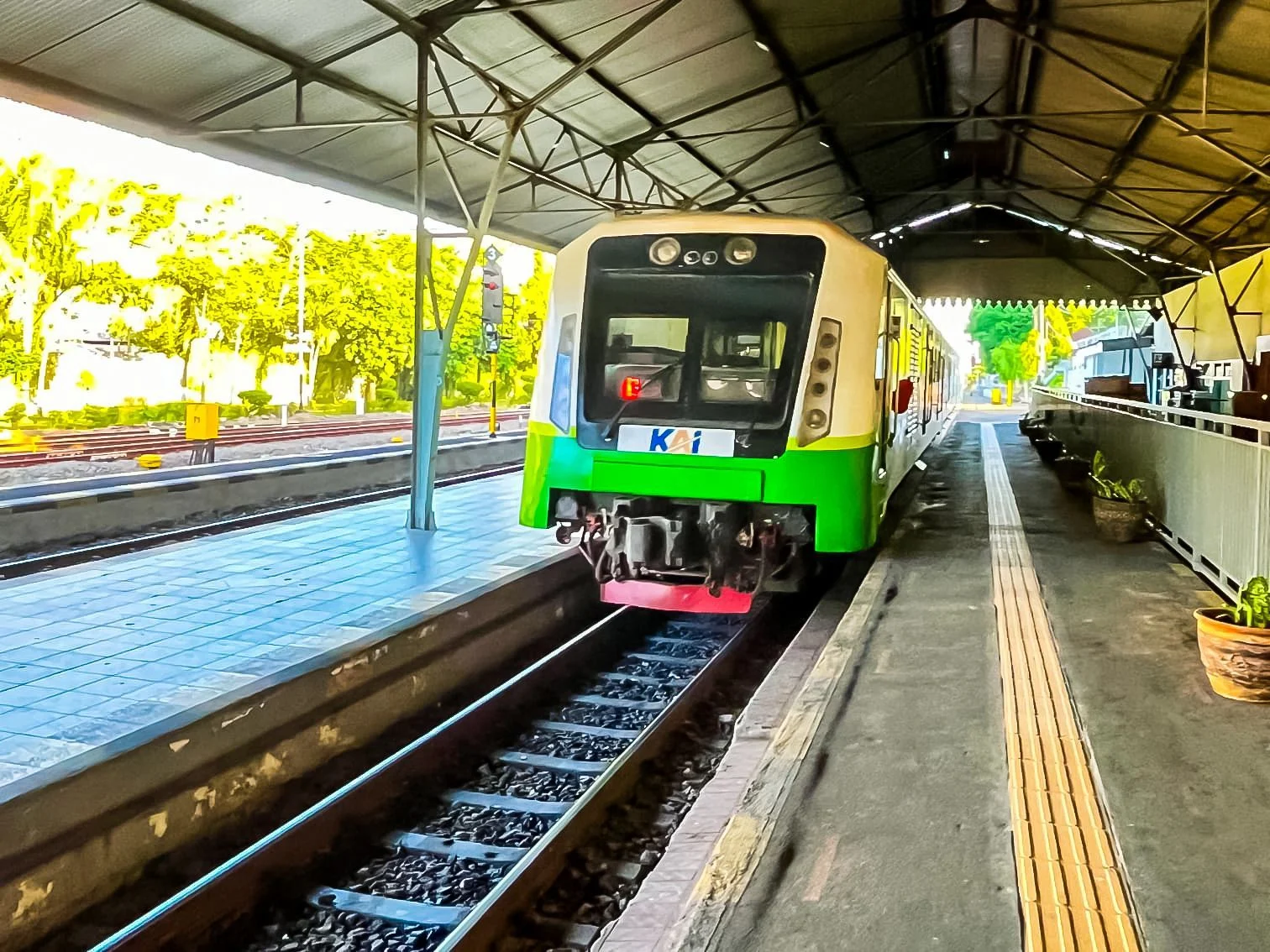 KAI Target Layani 10 Juta Penumpang Commuter Line Area VIII Surabaya hingga Juli 2026