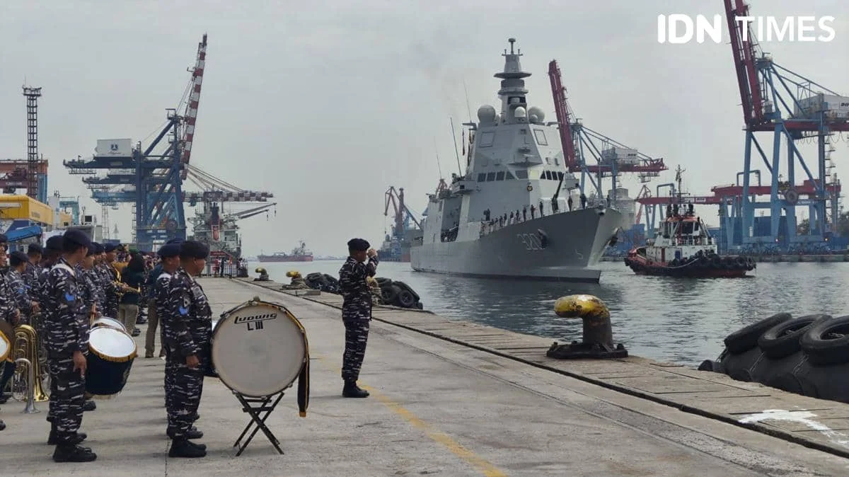 Kapal Induk Garibaldi Dilewati Fregat dalam Transit Laut Merah dan Laut Arab