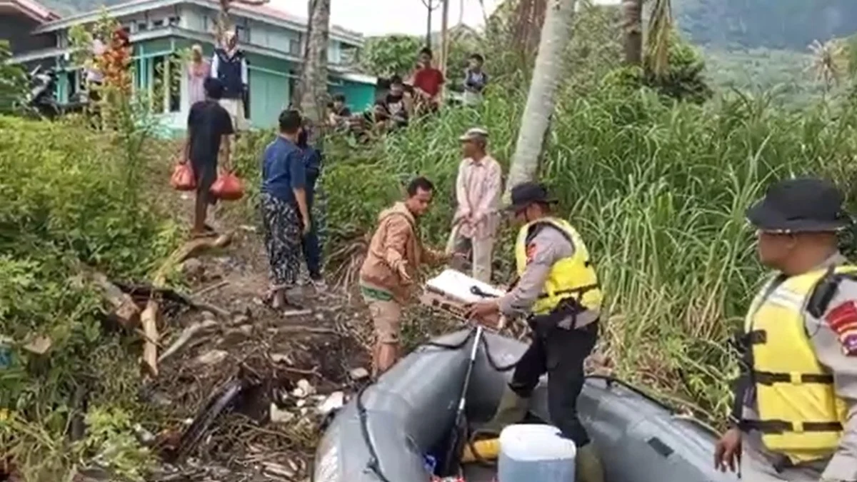 Kemensos Salurkan Santunan Duka kepada 13 Ahli Waris Korban Gempa Nagekeo