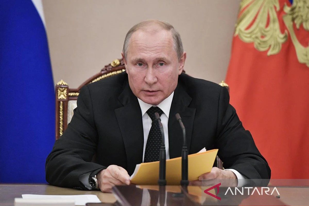 Kutukan Agustus Melanda Rusia: Strategi Putin Menghadapi Krisis Musim Panas
