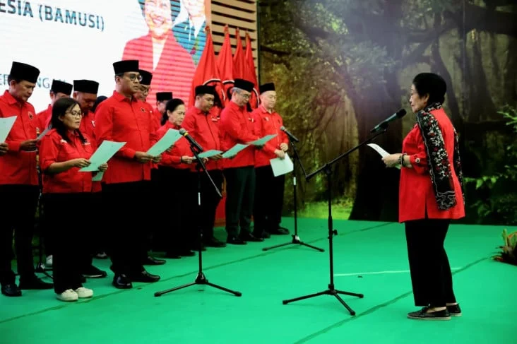 Megawati Minta Kader PDIP Bedah Akar Persoalan Banyak Orang Pintar tapi Menganggur