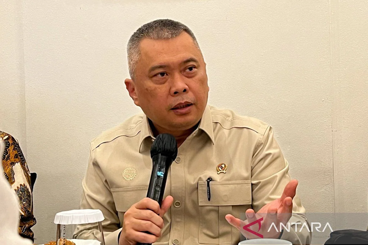 Menhub Dudy: KMP Putri Yasmin Laik Laut Sebelum Terbakar