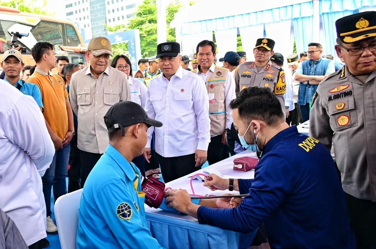 Menhub Dudy Periksa Kerusakan Transportasi Pasca Gempa NTT, Utamakan Keselamatan
