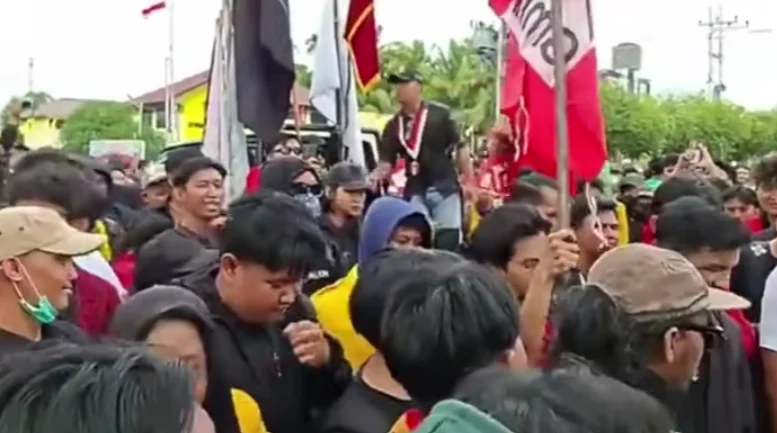 Menkominfo Meutya Soroti Maraknya Video Demo Lama Jelang HUT RI, Waspada Hoaks