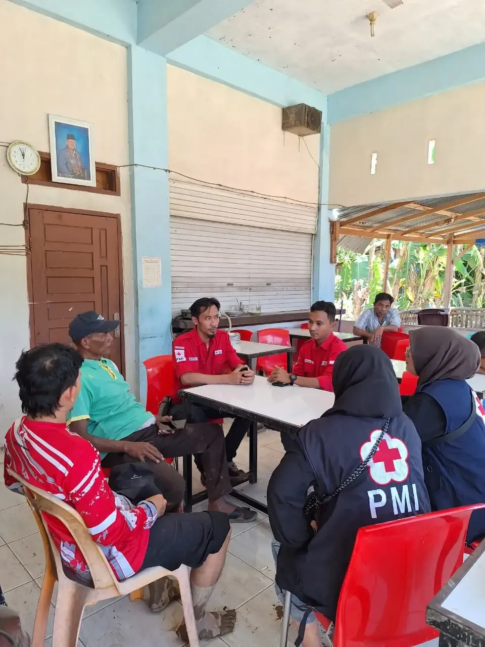 PMI Bantu Merujuk Warga Terdampak Gempa NTT ke Rumah Sakit Labuan Bajo