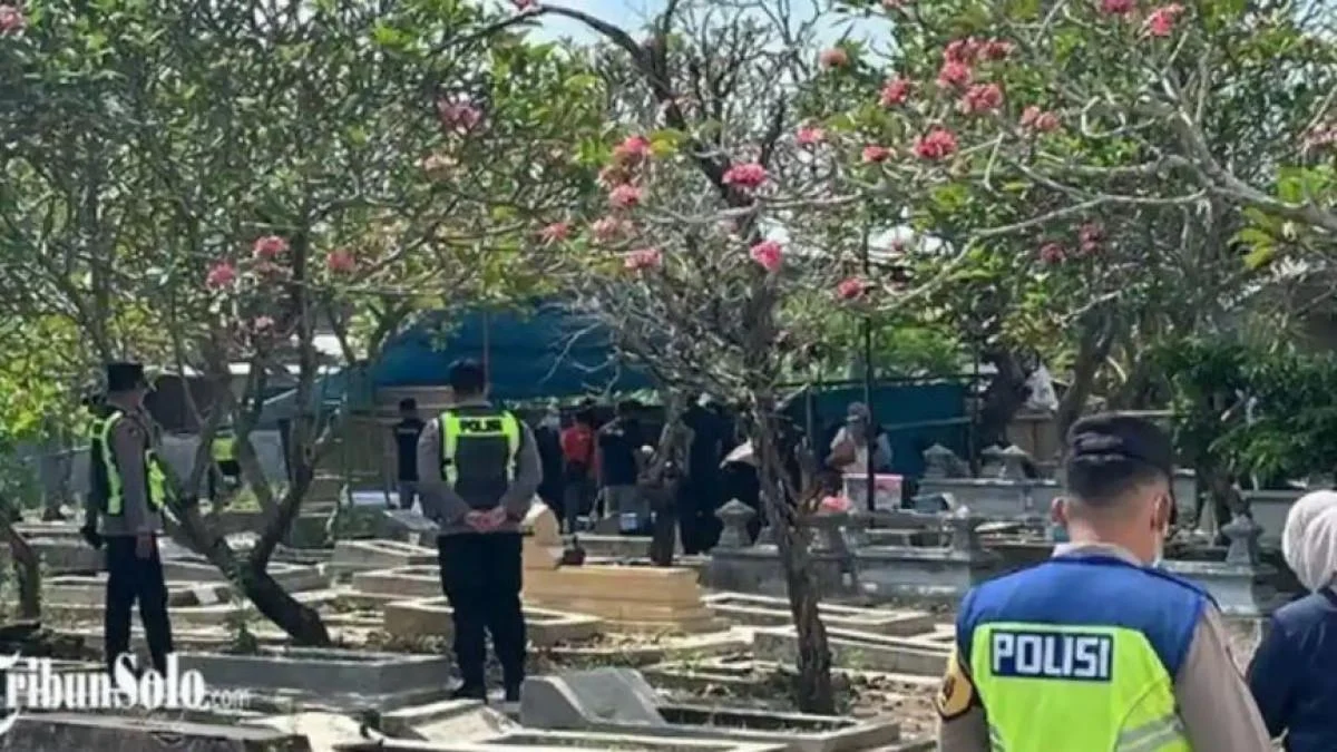 Polisi Siapkan Ekshumasi Makam Sutrimo, Mantan Penjaga Kediaman Jampidsus