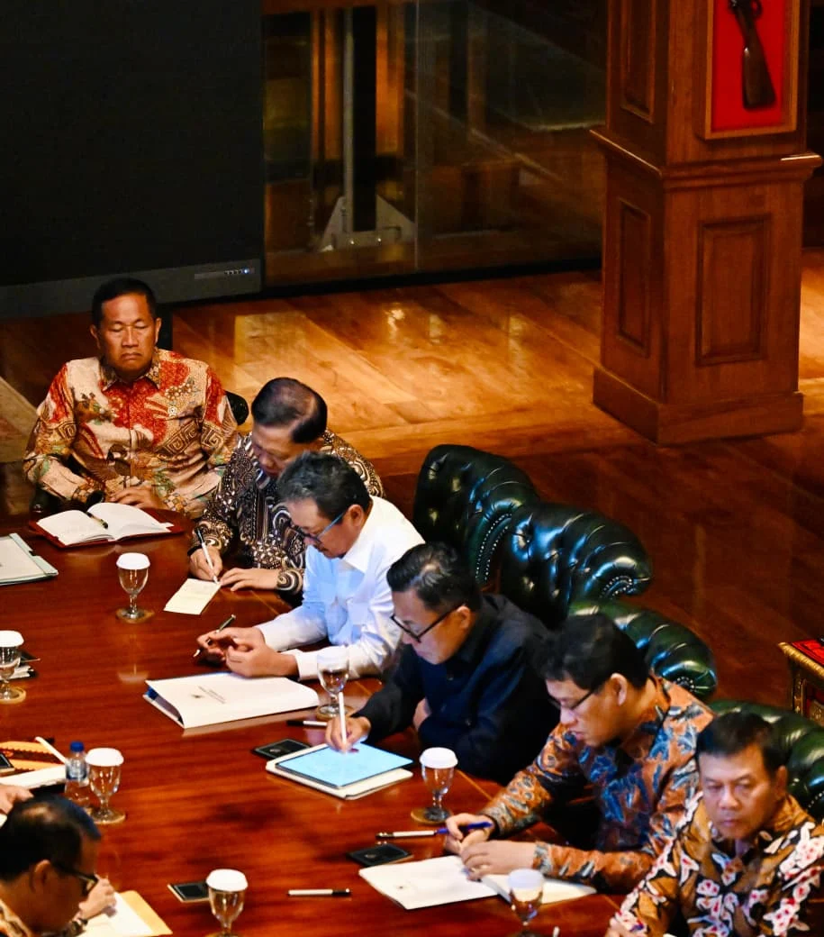 Prabowo Pimpin Rapat Malam di Hambalang Bahas Karhutla dan Penanganan Gempa NTT