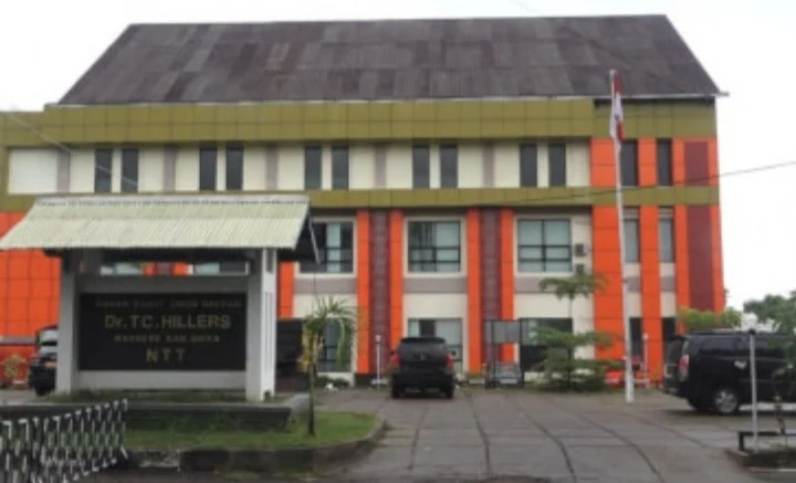 RS TC Hillers Maumere Alihkan Pelayanan Medis ke Area Terbuka Usai Gempa 7,7 SR