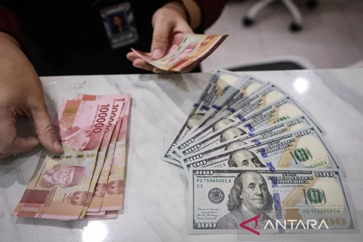 Rupiah Berpotensi Melemah Hari Ini Akibat Sentimen Suku Bunga The Fed