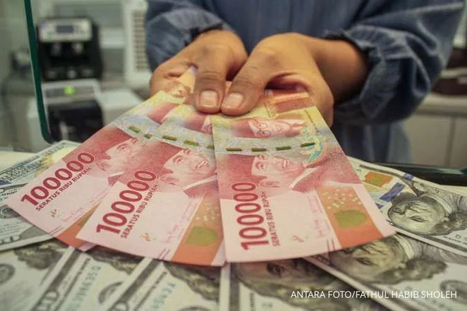 Rupiah Melemah 0,32% dalam Sepekan, Prediksi Sentuh Rp18.300 Pekan Depan