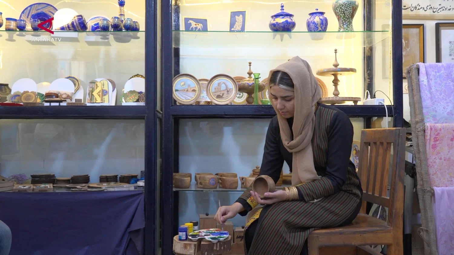 Seni Kerajinan Bantu Perempuan di Afghanistan Kembali Berdaya