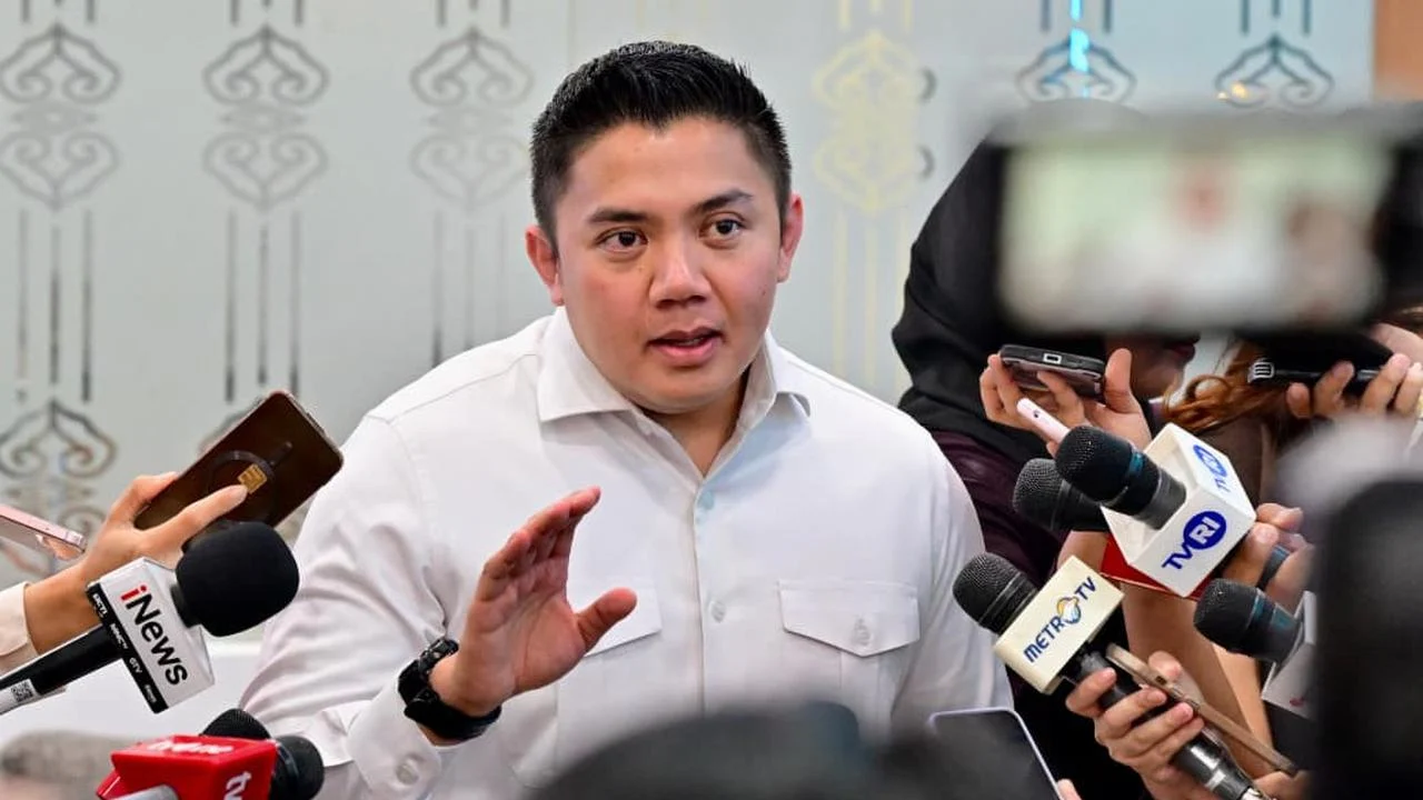 Seskab Teddy Sulap Ruang Kerja Bak Bioskop, Anggaran Dipertanyakan