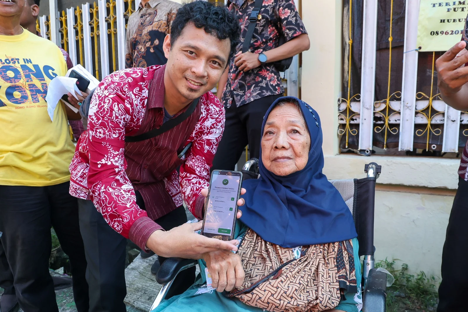 Sukses Tekan Bansos Salah Sasaran, Uji Coba Perlinsos Digital di Surabaya Hampir 100 Persen