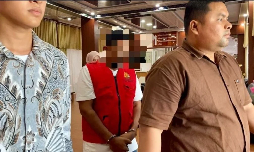 Tiga kali mangkir eks direktur BUMD Bekasi akhirnya ditahan